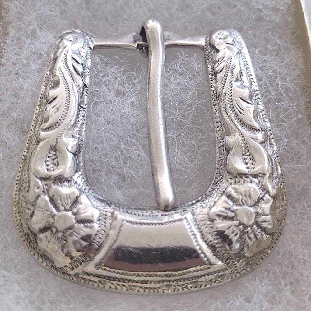 Elegant Sterling Silver Floral Embossed Belt Buckle 21 Grams - Picture 4 of 6